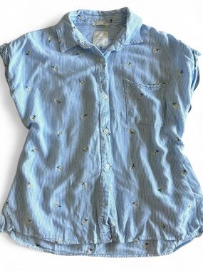 Harper Heritage Blue Striped Button Down with Embroidered Daisies Size Small